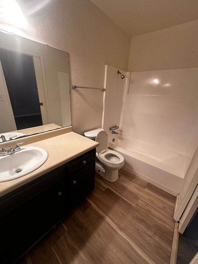 Building Photo - 5001 Belle Ter