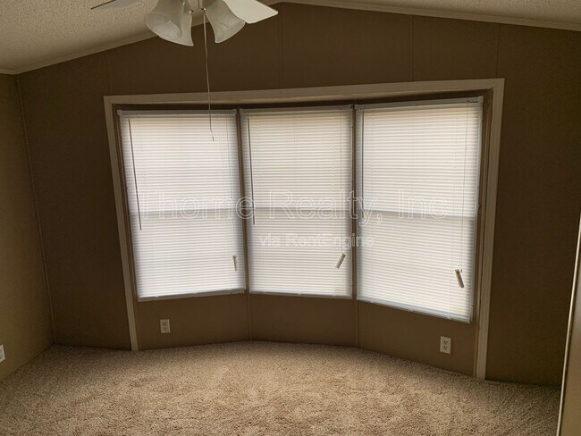 Building Photo - 162 Matts Ln