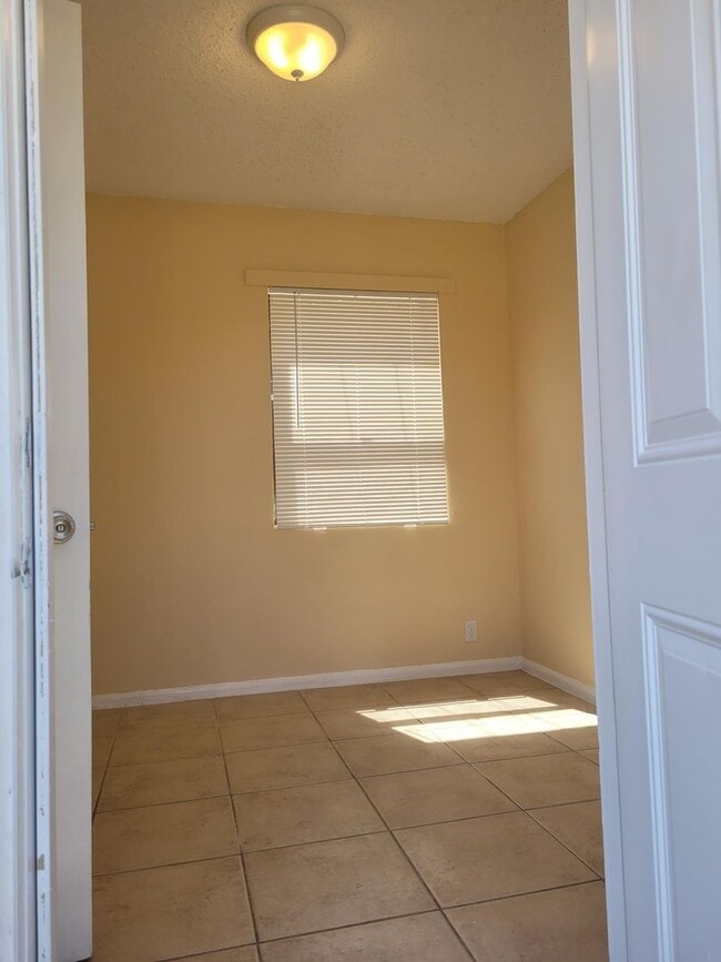 Building Photo - 1016 L. A. Kirksey St.-A