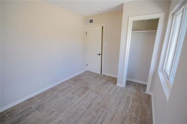 Building Photo - 2413 San Diego Ave