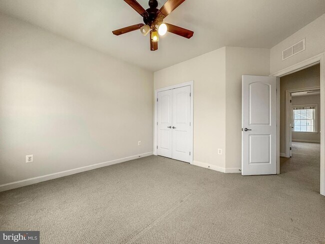 Building Photo - 42365 Pine Forest Dr