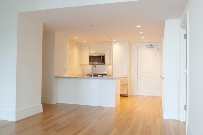 Building Photo - 130 S 18th St