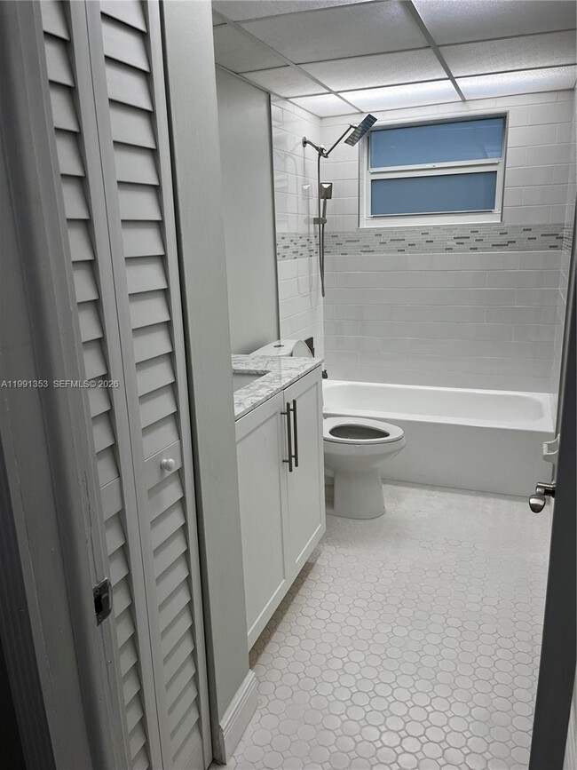 Building Photo - 210 NW 87th Ave