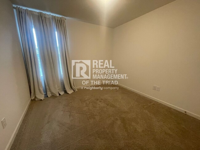 Building Photo - New Construction 3bd/2.5ba Townhome in NE ...