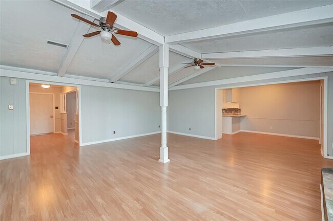 Building Photo - 2709 Adams St