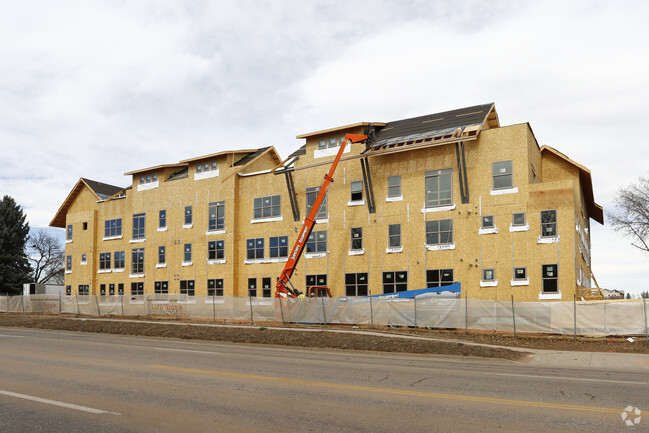 Building Photo - The Apex Apartments