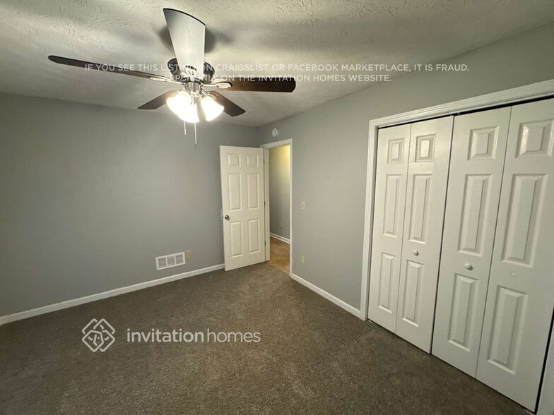 Building Photo - 961 Rolling Meadows Dr
