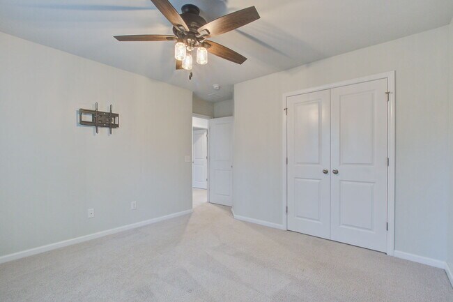 Building Photo - 602 Mountain Laurel Cir