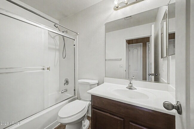 Building Photo - 4809 W Valencia Dr