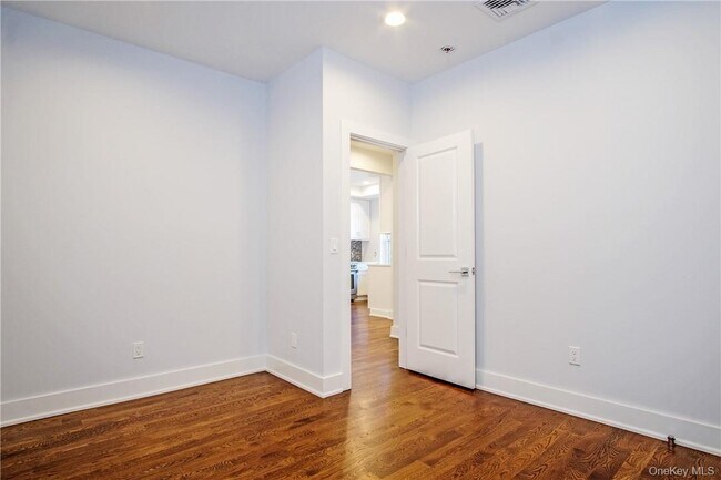 Building Photo - 266 Mamaroneck Ave