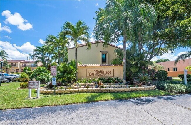 Building Photo - 4000 Del Rio Way