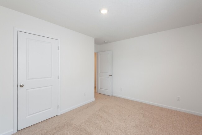 Building Photo - 104 Greystone Way