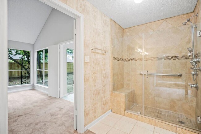 Building Photo - 22 S Rain Forest Ct