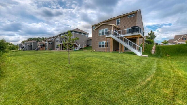 Building Photo - Perfect 5 bedroom count Home in Plymouth