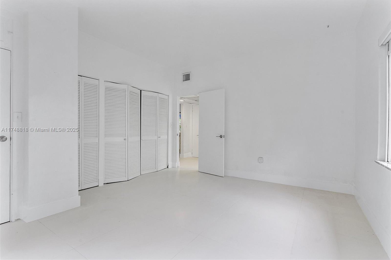 Building Photo - 600 Surfside Blvd
