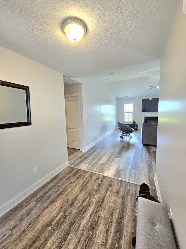 Building Photo - 440 Worsley Wy