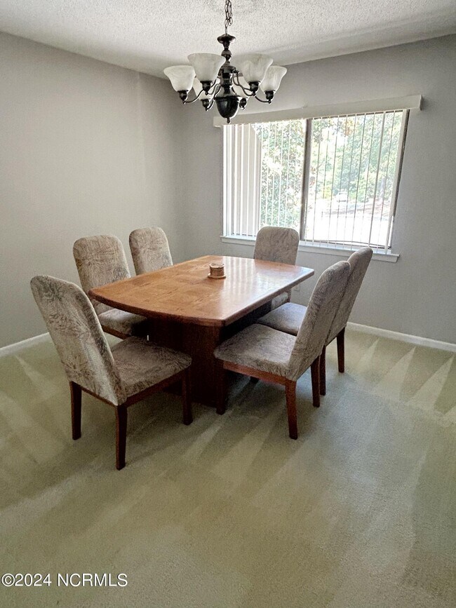 Building Photo - 250 Sugar Gum Ln