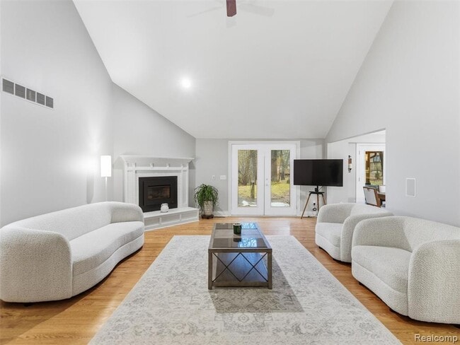 Building Photo - 4495 Maybee Rd