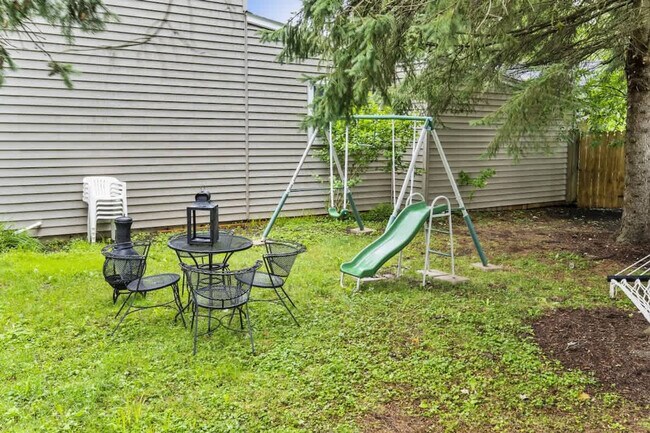 Building Photo - 38369 N Manor Ave