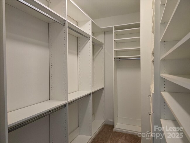 Building Photo - 14243 Richmond Park Ave