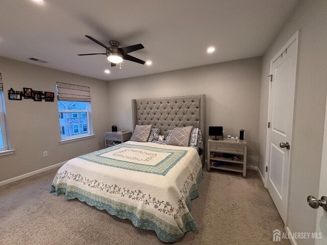 Building Photo - 1205 Hights Farm Rd N