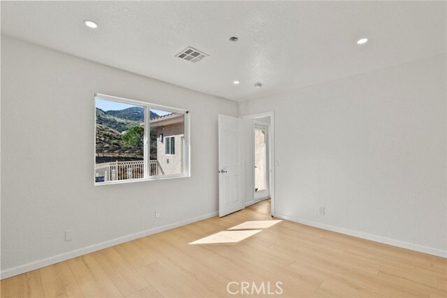 Building Photo - 1138 Lakeview Dr