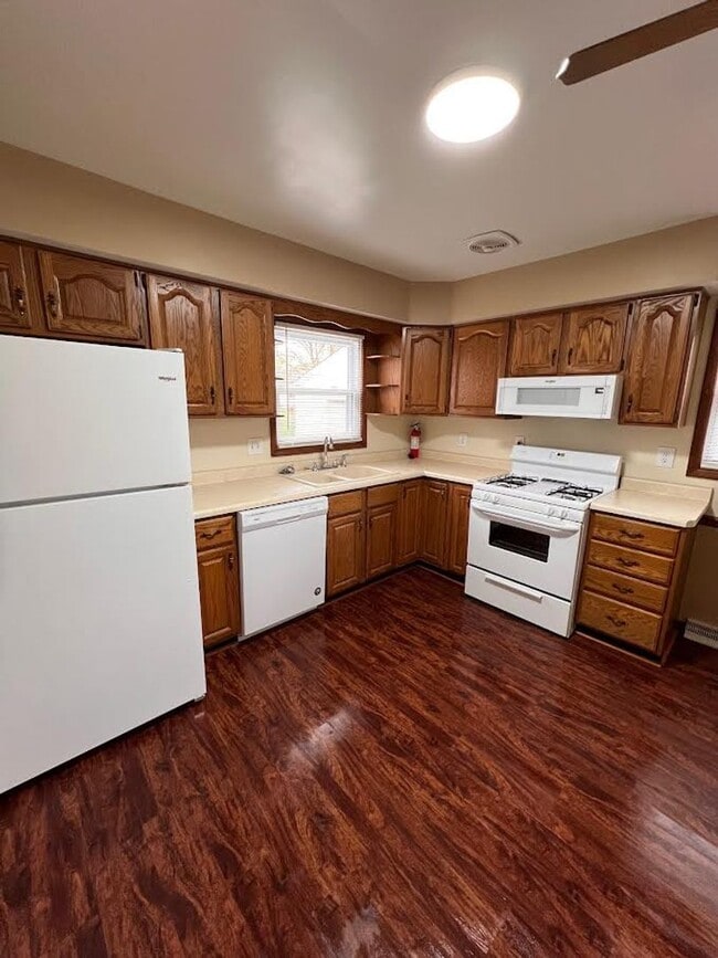 Building Photo - 343 Beverly Hills Dr