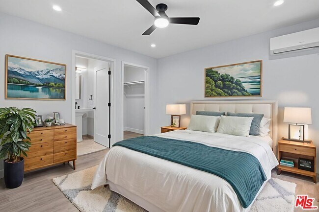 Building Photo - 1518 1/4 Stearns Dr