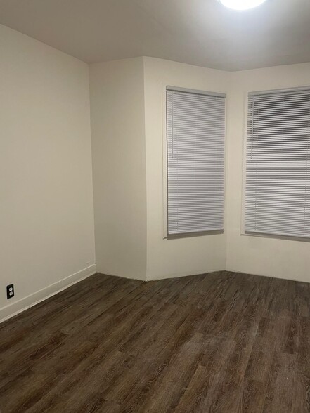 Building Photo - 852 Blake Ave