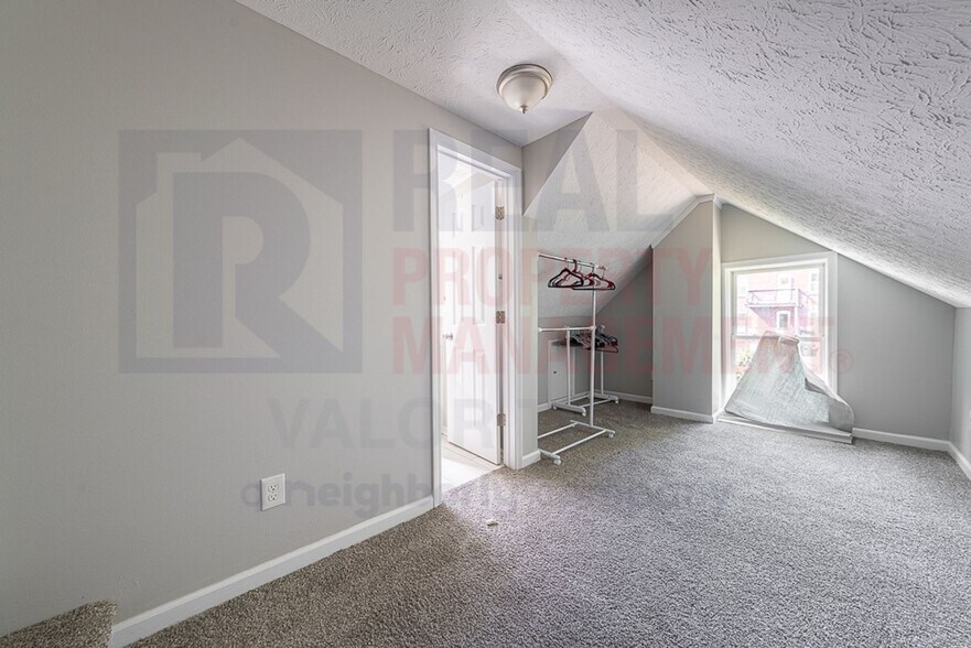 Building Photo - 1566 Winchester Ave