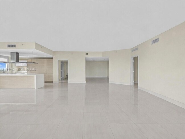 Building Photo - 17301 Biscayne Blvd