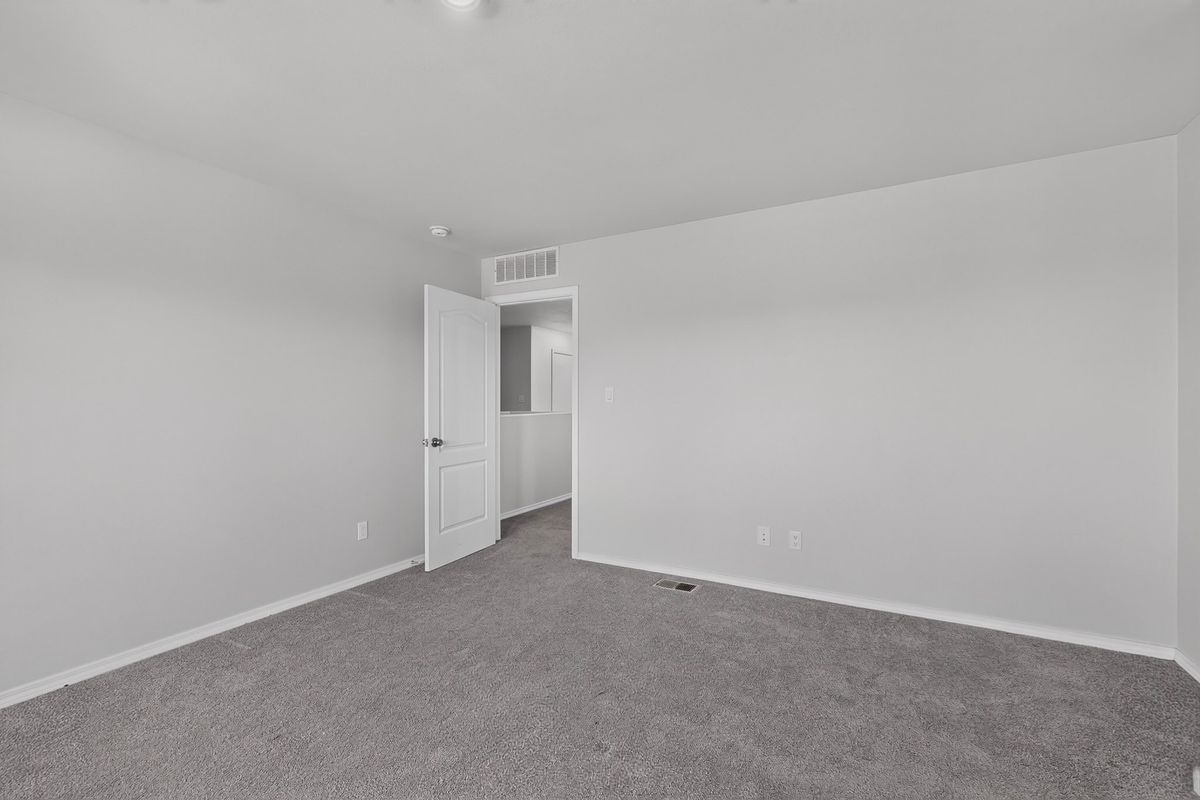 Building Photo - 1504 Gulfstream Dr SE