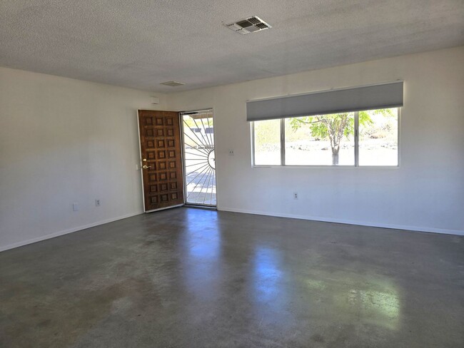 Building Photo - Remodeled Two Bedroom in Morongo Valley