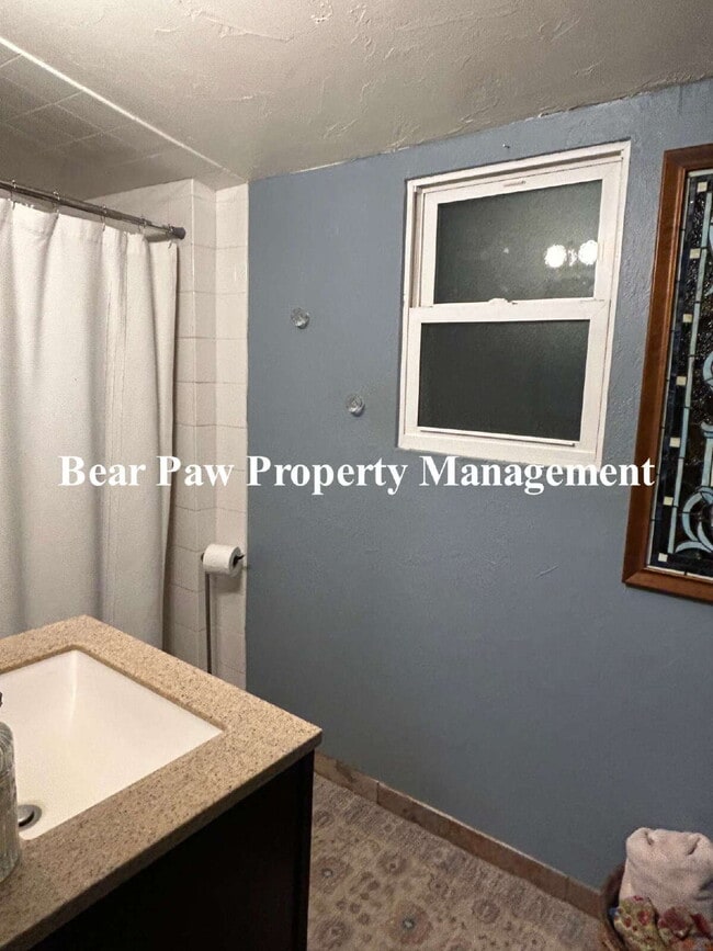 Building Photo - Adorable cabin in Evergreen!