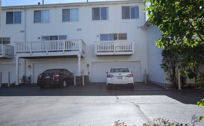 Building Photo - 2797 N Augusta Dr