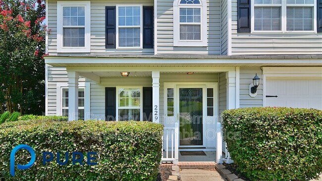 Building Photo - 229 Kenmore Park Dr