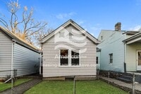 Building Photo - 313 E 16th St