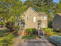 Building Photo - Fantastic End-Unit Townhome Available Now!