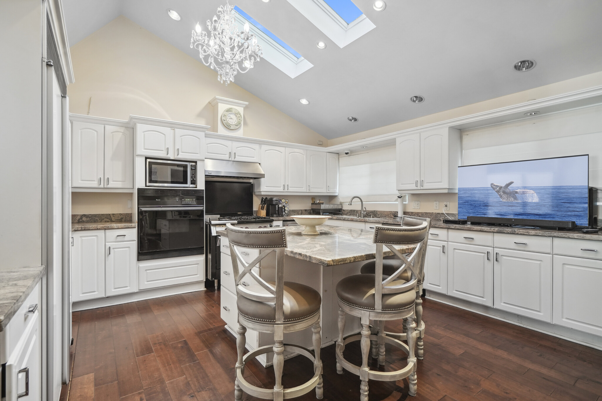 Large chefs kitchen - 3511 Berry Dr