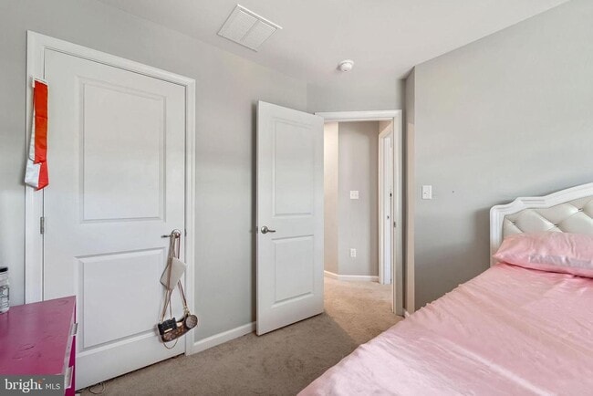 Building Photo - 205 Dalton Dr