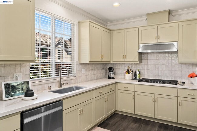 Building Photo - 310 Elworthy Ranch Cir