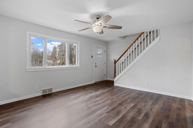 Building Photo - 20 Lake Ave