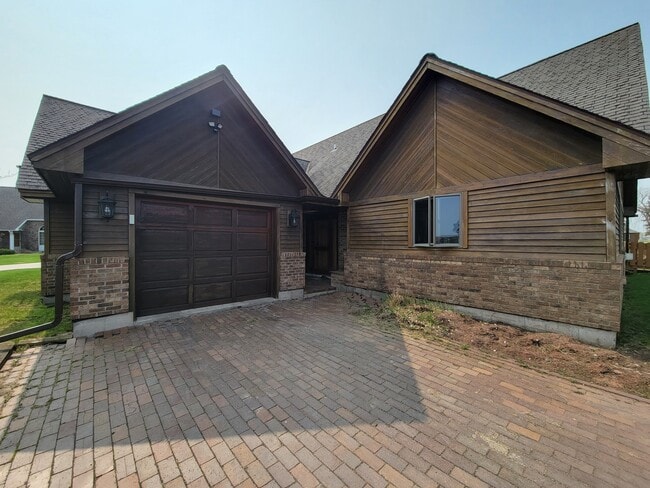 Building Photo - 3325 Cumming Ave