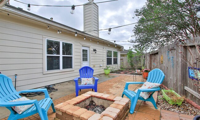 Building Photo - 8206 Sierra Dawn Dr