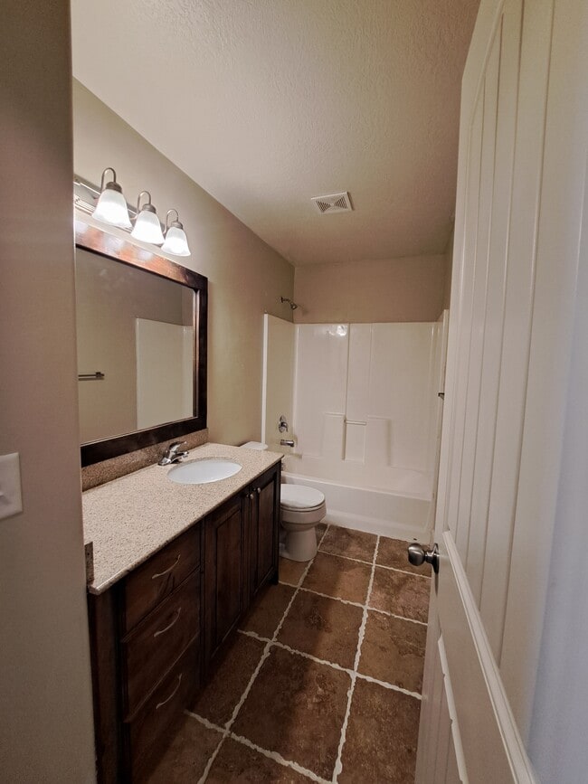 Building Photo - 1238 Baycrest Dr