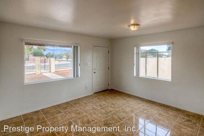 Building Photo - 4 br, 2 bath House - 4656 E 14th St