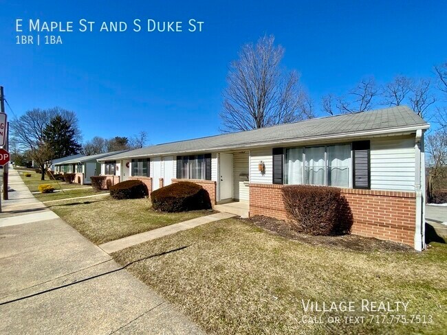 Building Photo - 501 E Maple St