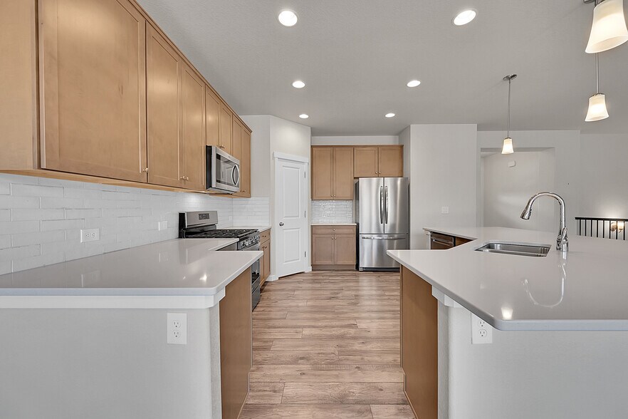 Building Photo - 16556 Hallmark Trl