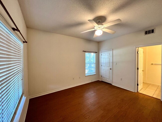 Building Photo - First floor unit!