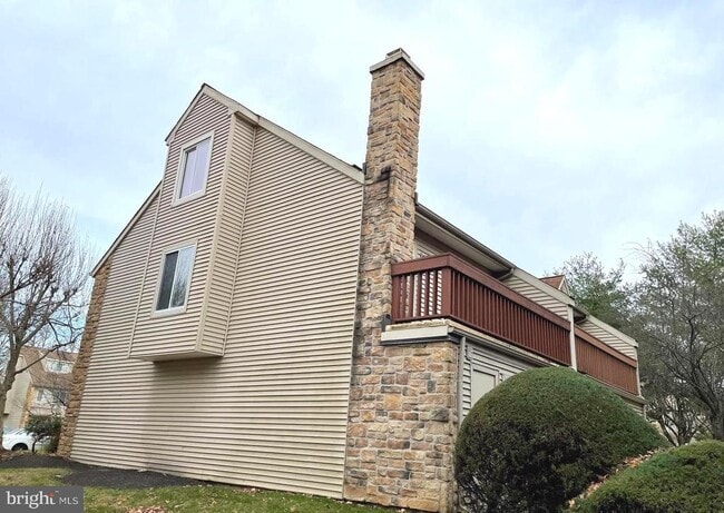 Primary Photo - 214 Carriage Ct